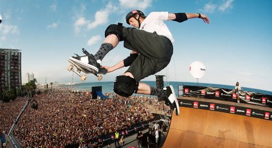 Skateboarding: Tony Hawk VS. Bob Burnquist - Who is the Best?